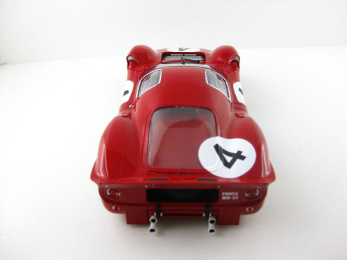 330 P4 #4 Factory Monza 1000km 1967 2nd Mike Parkes/Ludovico Scarfiotti (Maßstab 1:24)